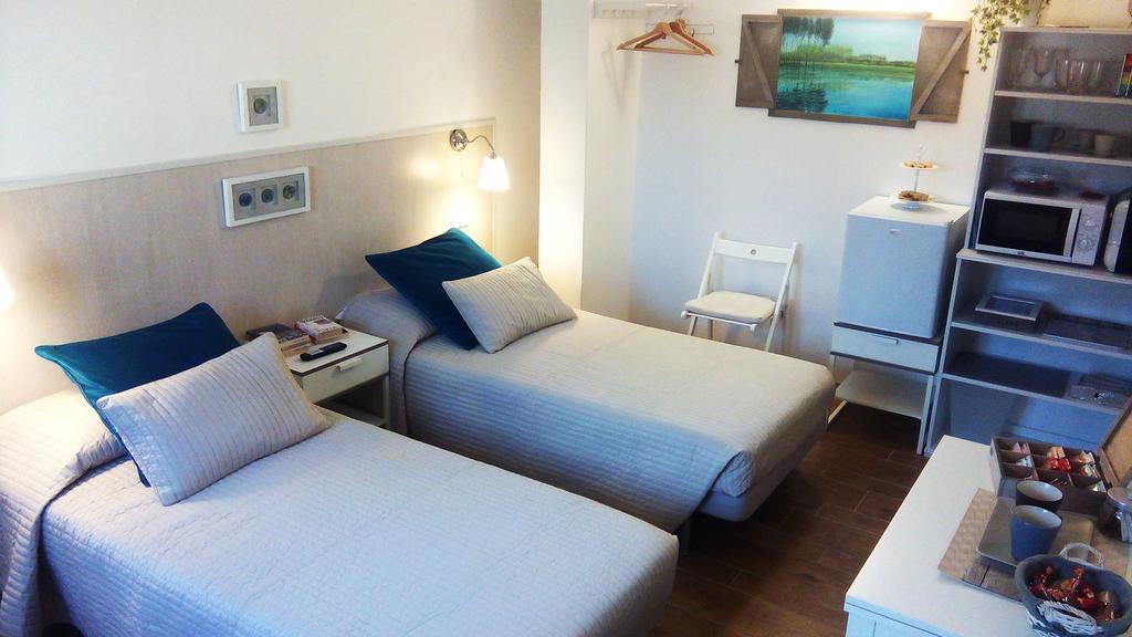 Bed and Breakfast La Casa Delle Betulle Cardano Al Campo Habitación foto