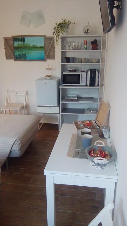 Bed and Breakfast La Casa Delle Betulle Cardano Al Campo Habitación foto