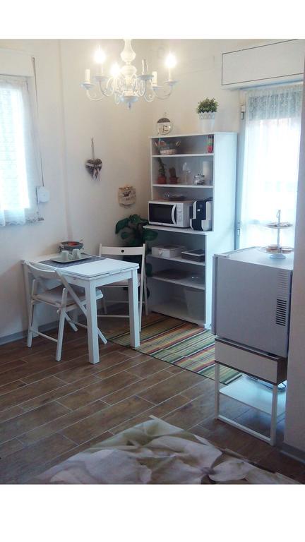 Bed and Breakfast La Casa Delle Betulle Cardano Al Campo Habitación foto